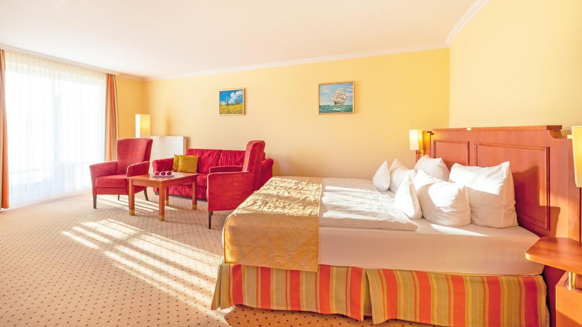 Hotel Zur Post - Ein Rovell Hotel ゼーバート・ヘリングスドルフ エクステリア 写真