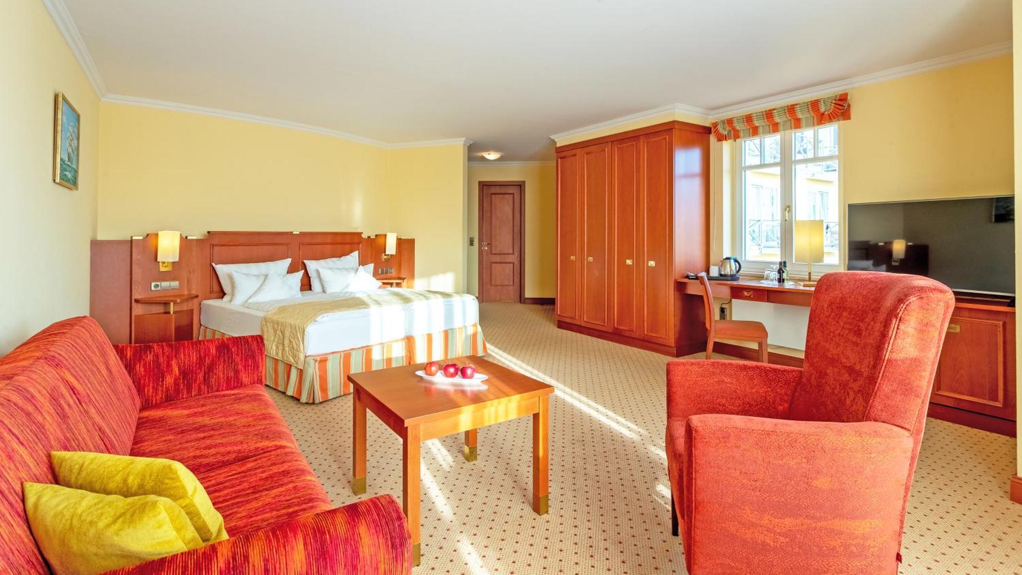 Hotel Zur Post - Ein Rovell Hotel ゼーバート・ヘリングスドルフ エクステリア 写真