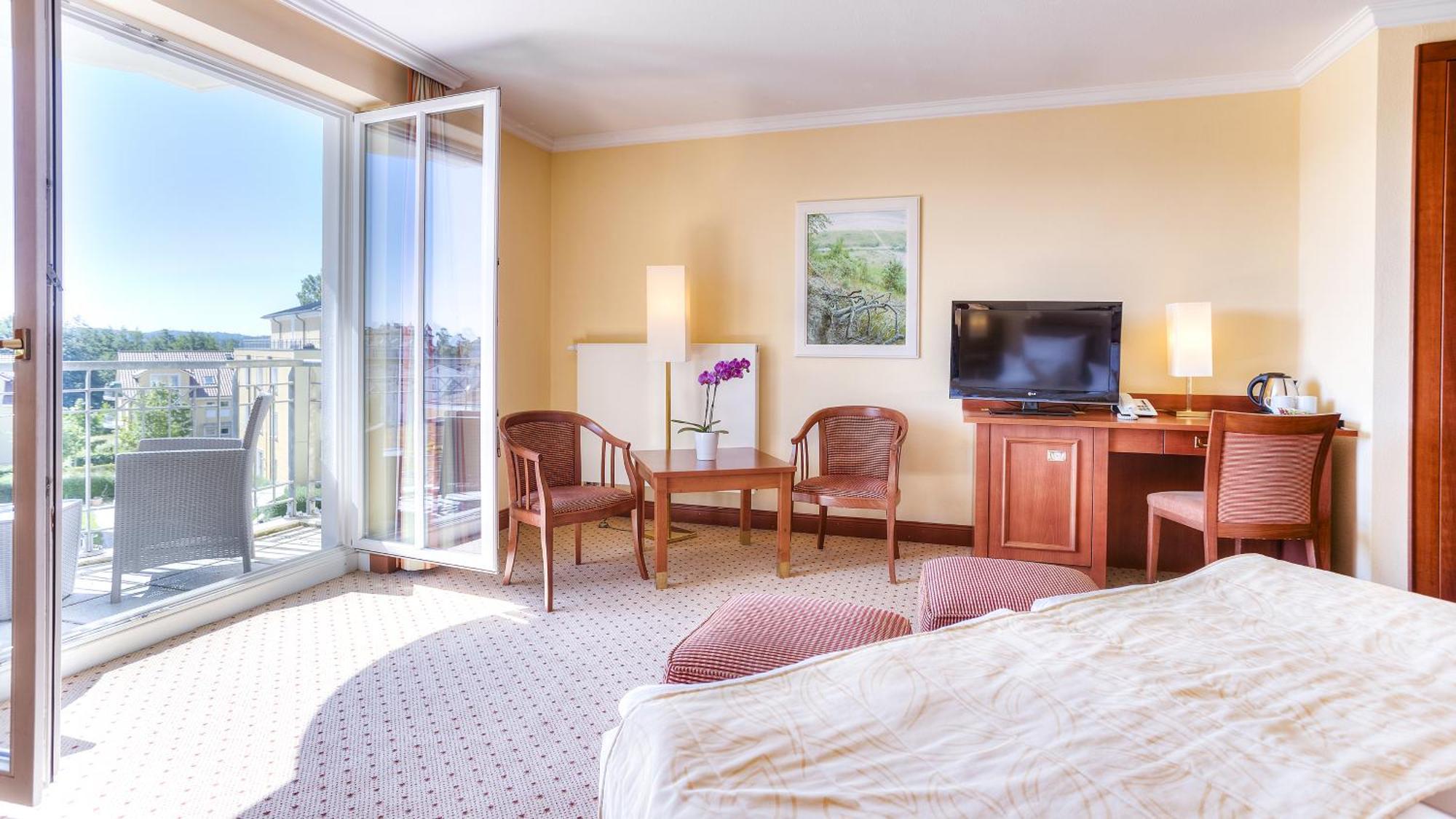Hotel Zur Post - Ein Rovell Hotel ゼーバート・ヘリングスドルフ エクステリア 写真