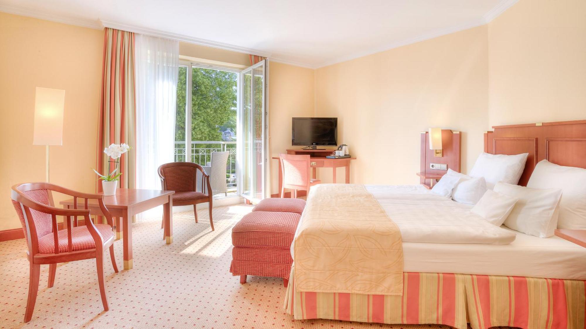 Hotel Zur Post - Ein Rovell Hotel ゼーバート・ヘリングスドルフ エクステリア 写真