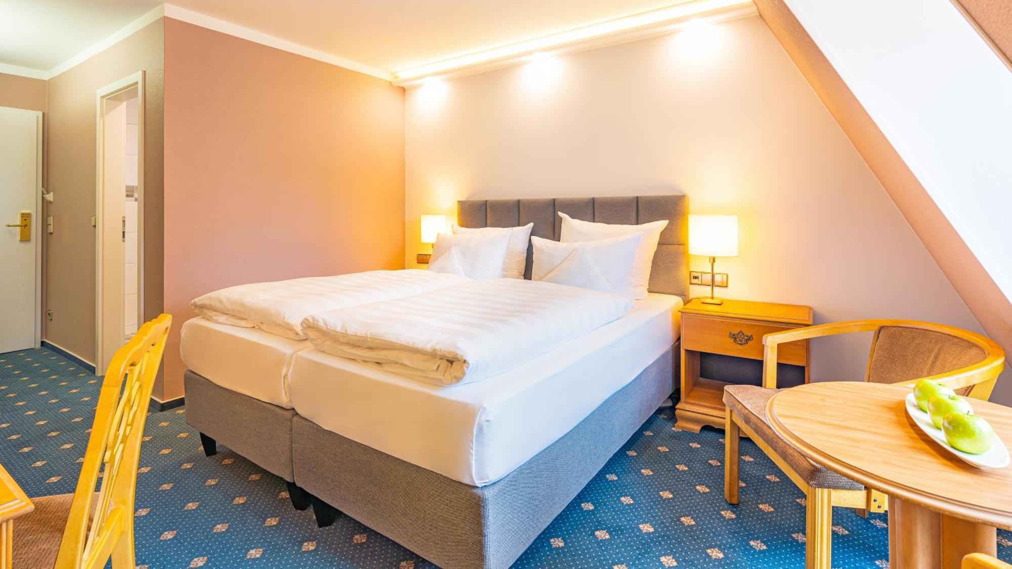 Hotel Zur Post - Ein Rovell Hotel ゼーバート・ヘリングスドルフ エクステリア 写真