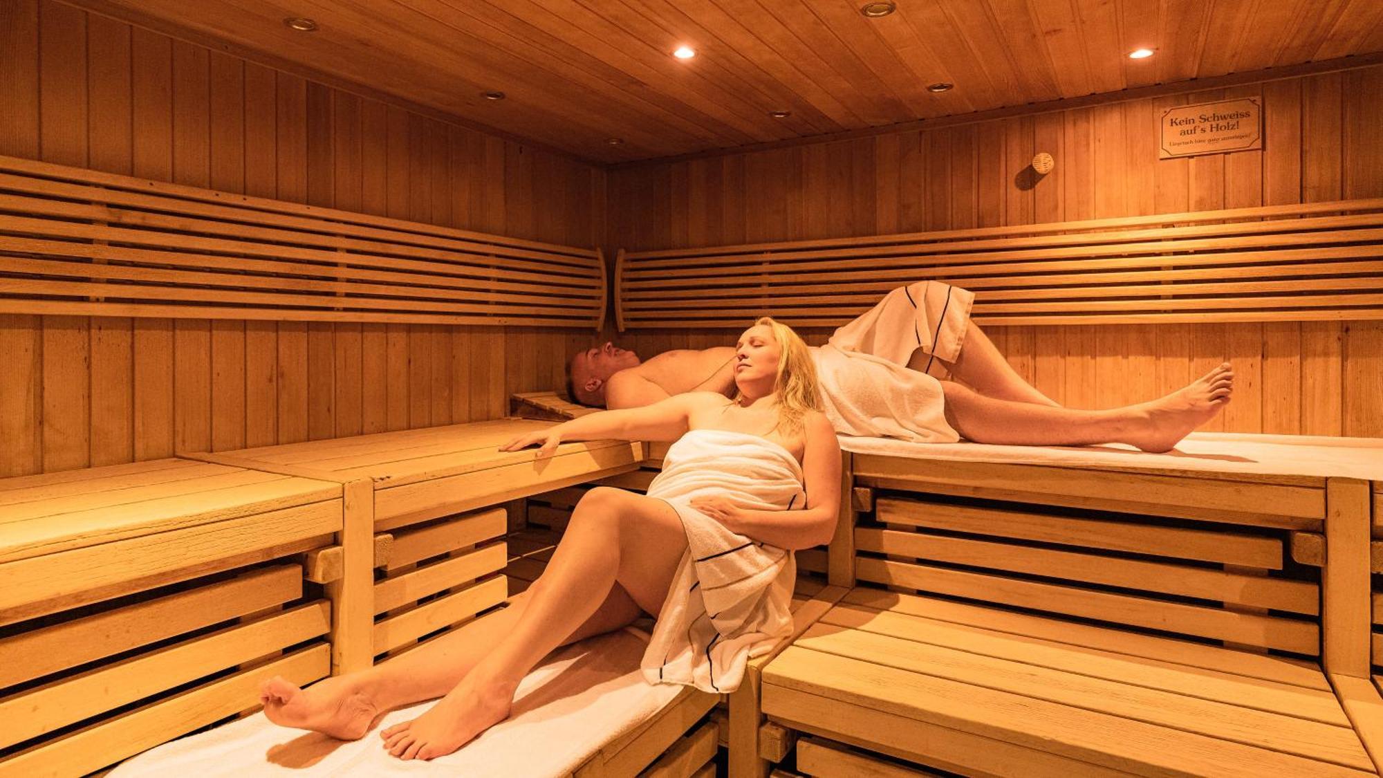 Hotel Zur Post - Ein Rovell Hotel ゼーバート・ヘリングスドルフ エクステリア 写真