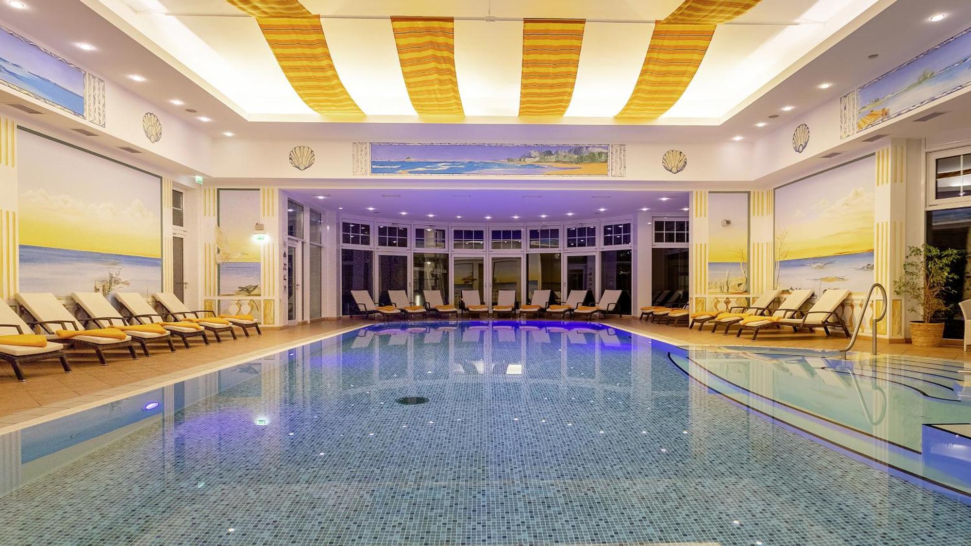 Hotel Zur Post - Ein Rovell Hotel ゼーバート・ヘリングスドルフ エクステリア 写真