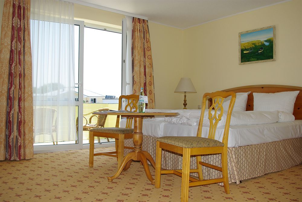 Hotel Zur Post - Ein Rovell Hotel ゼーバート・ヘリングスドルフ エクステリア 写真